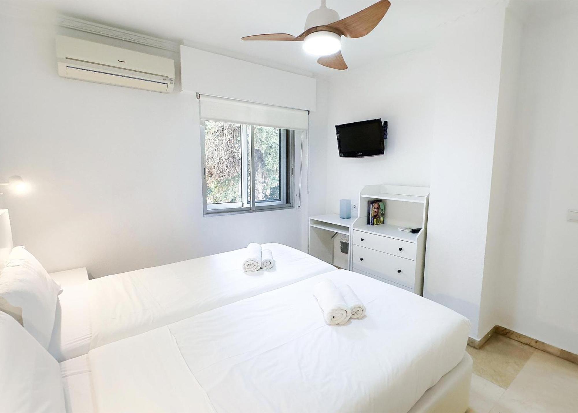1 Bedroom Apartment Second Line Beach- Parque Marbella Building Kültér fotó
